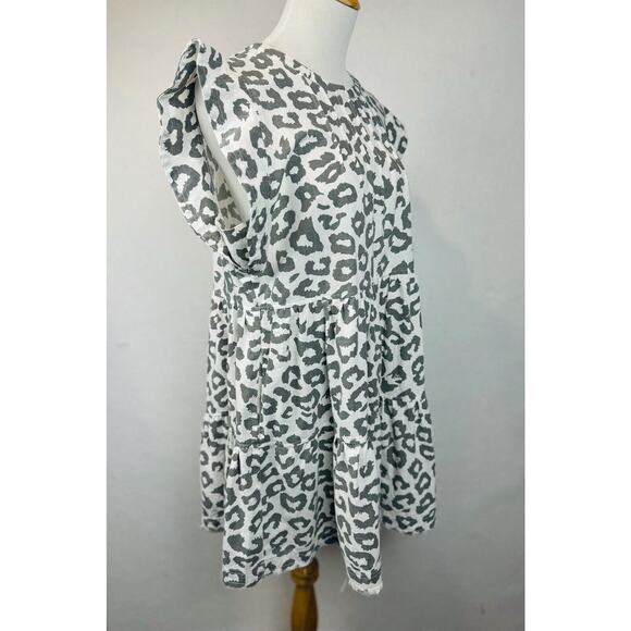 Very J Dress Linen Blend Leopard Print Gray White Size Large Flutter Sleeve - Picture 4 of 10